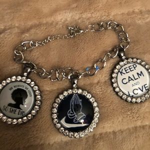 Silver tone linked inspiration bracelet